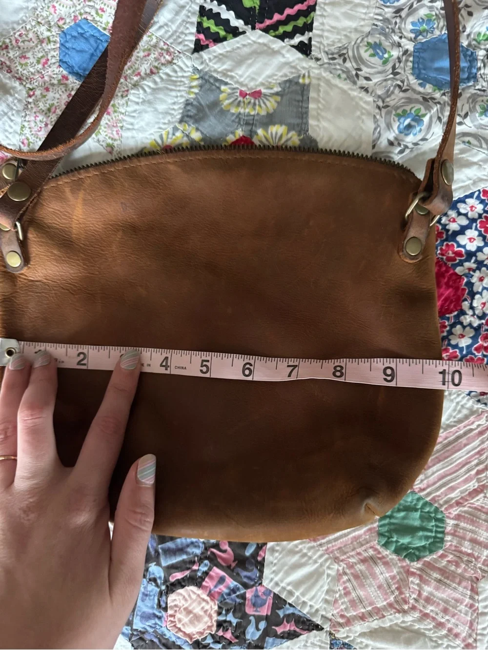 Chic Sparrow Brown Leather Crossbody Bag - Classic Everyday Shoulder Bag